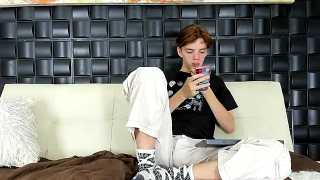 daniel hot03 online show from 03-19-25, 09:37