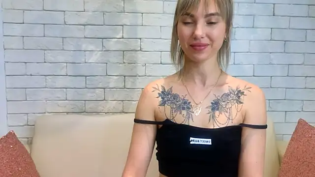 MiaMinx online show from 01-31-25, 04:58