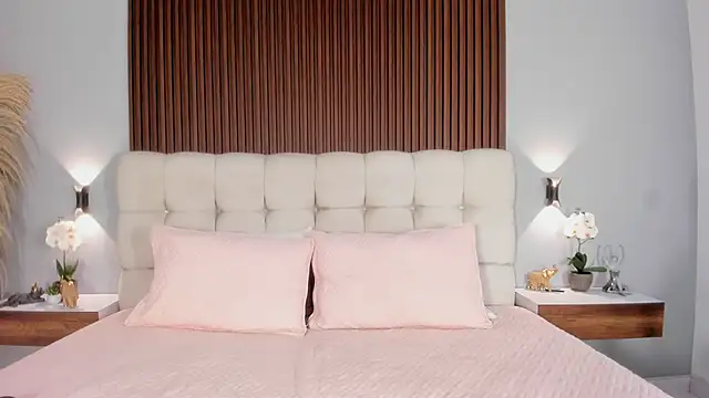 sofi potter  online show from 04-11-26, 10:14