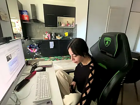 Snapshot of Chloe_Ricci chatting on 11-05-25, 07:52 Chloe Ricci online show from 11-05-25, 07:52