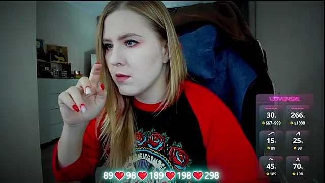 Olivia Munk online show from 11-08-25, 04:23