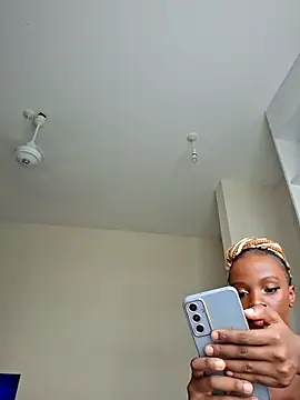 Snapshot of Kamdollie chatting on 02-25-26, 06:56 Kamdollie online show from 02-25-26, 06:56