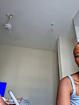 Snapshot of Kamdollie chatting on 02-27-26, 06:46 Kamdollie online show from 02-27-26, 06:46