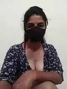 Snapshot of Shuttii_25 chatting on 12-06-24, 05:55 Shuttii 25 online show from 12-06-24, 05:55