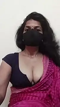 Snapshot of Shuttii_25 chatting on 01-22-25, 09:24 Shuttii 25 online show from 01-22-25, 09:24