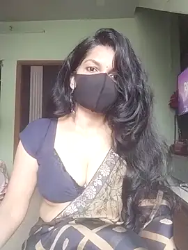 Snapshot of Shuttii_25 chatting on 10-31-25, 04:57 Shuttii 25 online show from 10-31-25, 04:57