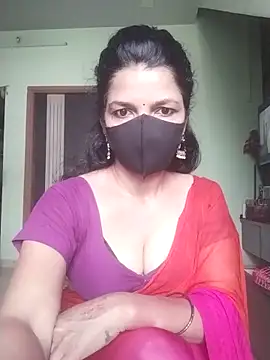 Snapshot of Shuttii_25 chatting on 11-04-25, 05:06 Shuttii 25 online show from 11-04-25, 05:06