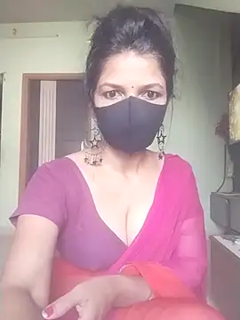 Snapshot of Shuttii_25 chatting on 11-11-25, 04:23 Shuttii 25 online show from 11-11-25, 04:23