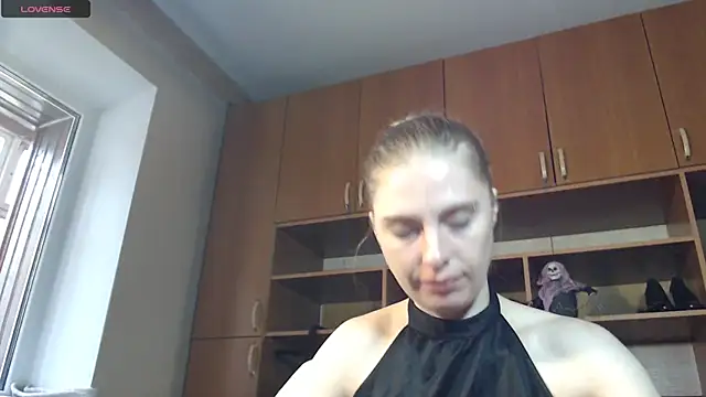 Snapshot of Aqualen chatting on 10-10-25, 10:14 Aqualen online show from 10-10-25, 10:14