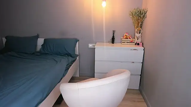 missliiaa online show from 11-04-25, 09:52