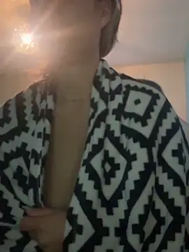 Snapshot of BabyNila chatting on 10-10-25, 06:01 BabyNila online show from 10-10-25, 06:01