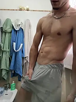 Snapshot of giovanni5281 chatting on 05-15-26, 06:42 giovanni5281 online show from 05-15-26, 06:42