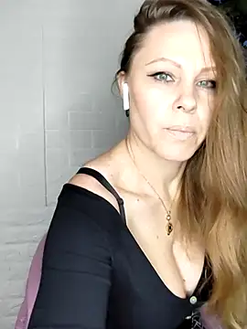 Snapshot of SexyMichellexo chatting on 11-16-25, 03:50 SexyMichellexo online show from 11-16-25, 03:50