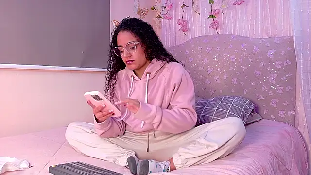 Snapshot of DAHLIA_BROWNIE chatting on 02-21-26, 04:24 DAHLIA BROWNIE online show from 02-21-26, 04:24