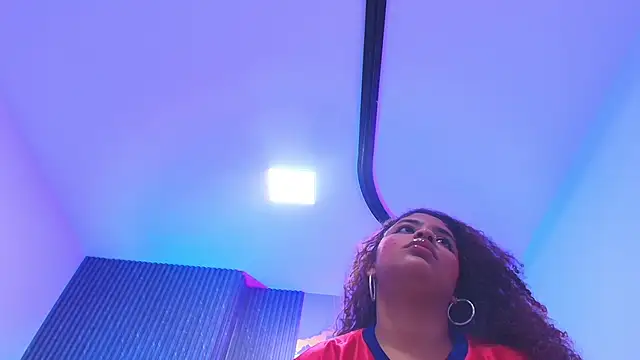 jones maddy  online show from 12-04-25, 11:52