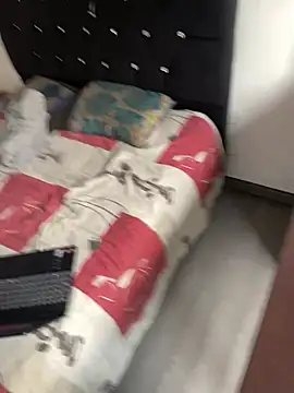 Snapshot of Mollly_n_david chatting on 03-16-26, 07:07 Mollly n david online show from 03-16-26, 07:07