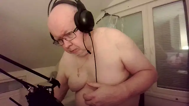 Snapshot of ScrawnyFire chatting on 01-14-26, 05:02 ScrawnyFire online show from 01-14-26, 05:02