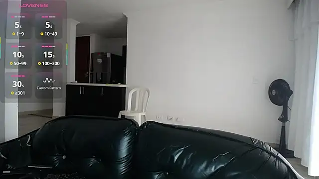 Snapshot of tiffany__pink chatting on 01-31-26, 09:13 tiffany pink online show from 01-31-26, 09:13