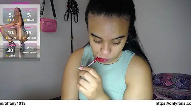 Snapshot of tiffany__pink chatting on 02-25-26, 07:45 tiffany pink online show from 02-25-26, 07:45