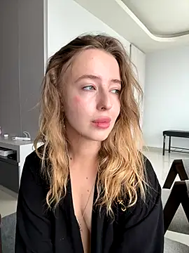 Snapshot of Nura_n_Sarah chatting on 11-02-25, 03:20 Nura n Sarah online show from 11-02-25, 03:20