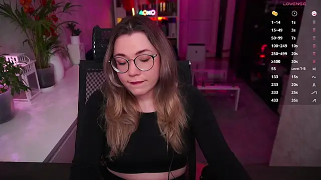 Snapshot of RemyCute chatting on 02-05-26, 06:01 RemyCute online show from 02-05-26, 06:01