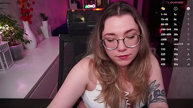 Snapshot of RemyCute chatting on 02-25-26, 06:50 RemyCute online show from 02-25-26, 06:50