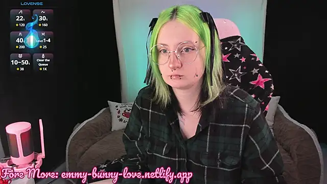 EmmyBunny online show from 11-17-25, 05:19