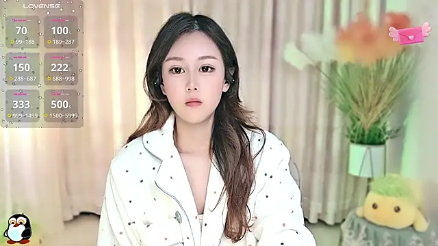 Aimee-520 online show from 10-22-25, 11:26