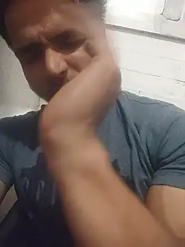 Snapshot of rounakhunk chatting on 10-29-25, 11:23 rounakhunk online show from 10-29-25, 11:23