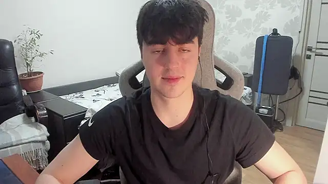 Knuckles17 online show from 12-21-25, 05:14