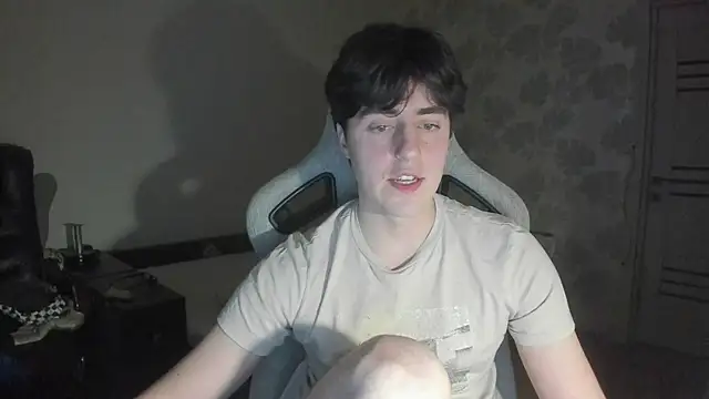 Knuckles17 online show from 04-07-26, 06:19