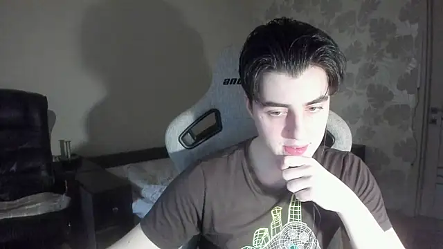 Snapshot of Knuckles17 chatting on 05-11-26, 02:45 Knuckles17 online show from 05-11-26, 02:45