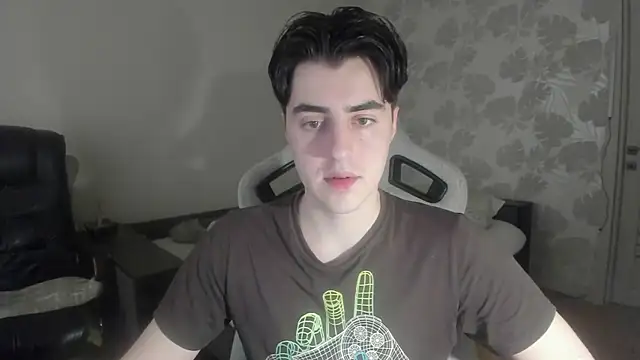 Snapshot of Knuckles17 chatting on 05-13-26, 01:52 Knuckles17 online show from 05-13-26, 01:52