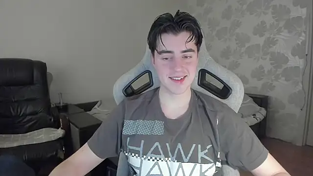 Snapshot of Knuckles17 chatting on 05-17-26, 10:55 Knuckles17 online show from 05-17-26, 10:55