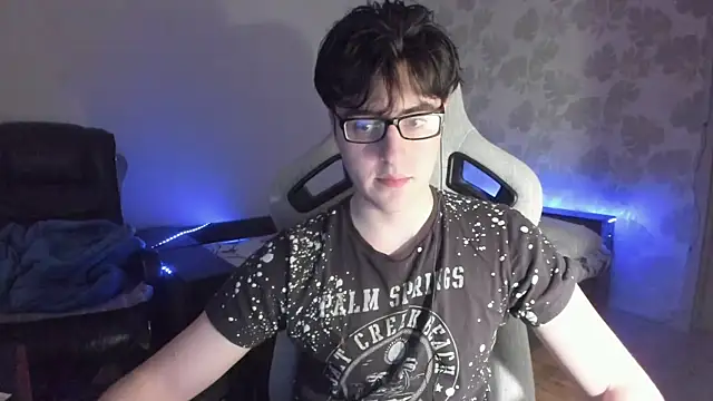 Snapshot of Knuckles17 chatting on 05-31-26, 12:08 Knuckles17 online show from 05-31-26, 12:08