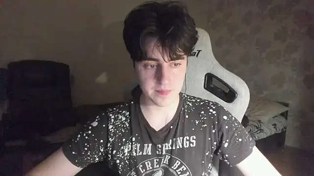 Snapshot of Knuckles17 chatting on 06-13-26, 11:02 Knuckles17 online show from 06-13-26, 11:02