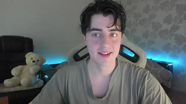 Snapshot of Knuckles17 chatting on 06-24-26, 03:49 Knuckles17 online show from 06-24-26, 03:49