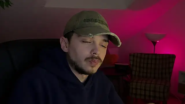 Snapshot of naked_psy chatting on 01-08-26, 12:02 naked psy online show from 01-08-26, 12:02