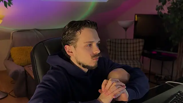 Snapshot of naked_psy chatting on 02-16-26, 03:30 naked psy online show from 02-16-26, 03:30