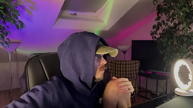 Snapshot of naked_psy chatting on 02-20-26, 01:02 naked psy online show from 02-20-26, 01:02