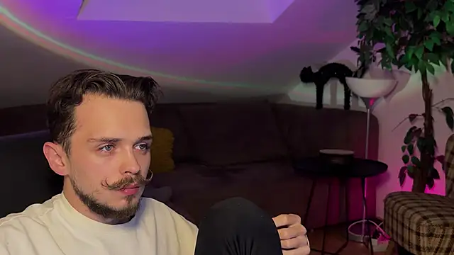 Snapshot of naked_psy chatting on 03-26-26, 09:42 naked psy online show from 03-26-26, 09:42