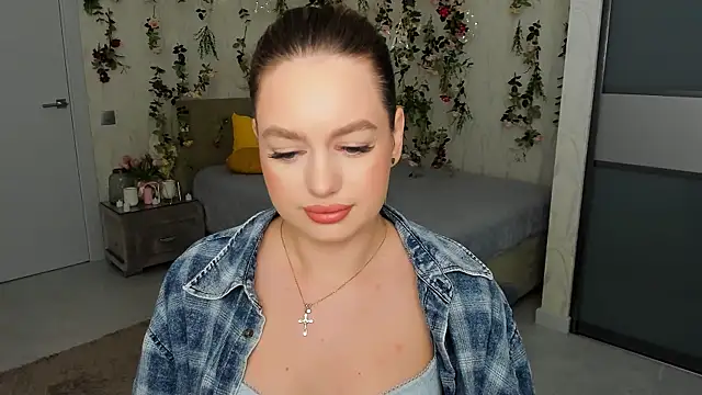 MiracleCurly online show from 12-01-25, 06:02