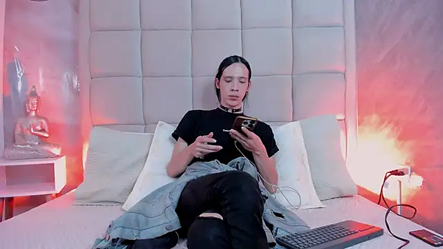 Hecatee 77 online show from 11-12-25, 07:35