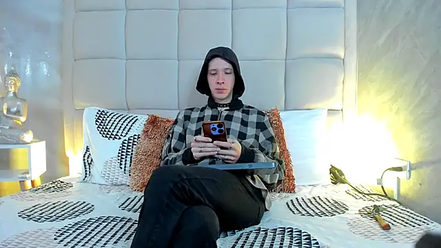 Hecatee 77 online show from 02-23-26, 07:44