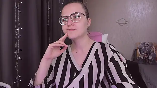 MissBrightShine online show from 10-30-25, 10:06