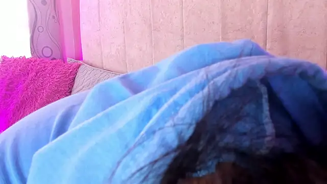 Snapshot of Satuurn_ chatting on 01-04-25, 01:42 Satuurn online show from 01-04-25, 01:42