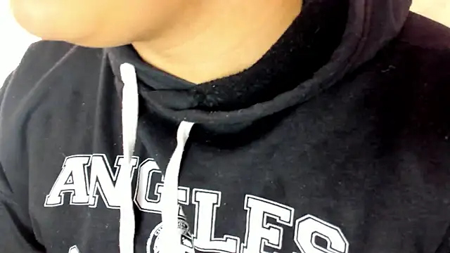 Snapshot of Satuurn_ chatting on 01-31-25, 03:00 Satuurn online show from 01-31-25, 03:00