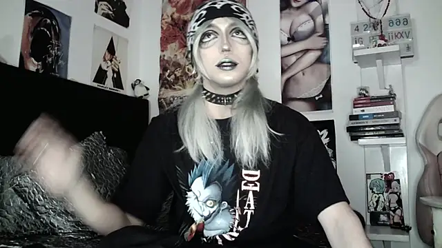 Snapshot of kiiler_queen chatting on 05-11-26, 09:45 kiiler queen online show from 05-11-26, 09:45