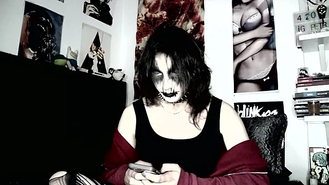 Snapshot of kiiler_queen chatting on 06-08-26, 01:28 kiiler queen online show from 06-08-26, 01:28