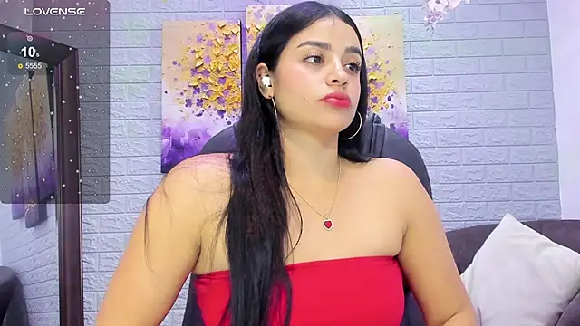 Snapshot of Paula_Desousa chatting on 02-14-25, 11:09 Paula Desousa online show from 02-14-25, 11:09